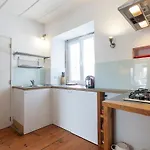 Comfortable Cozy - Center, Practical
